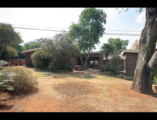 4 BEDROOM HOUSE FOR SALE IN OVERKRUIN